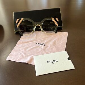 👓Fendi Yellow/White/Black Cat Eye Sunglasses 👓